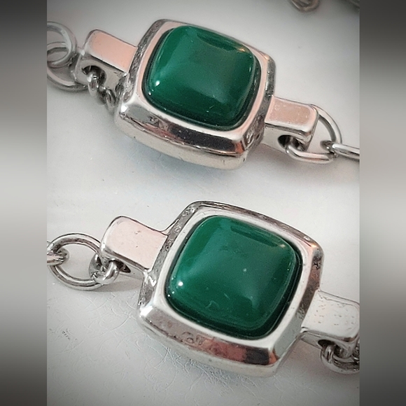 Talbot Long Necklace Silver Tone And Shamrock Green Square Faux Stones - Picture 11 of 12